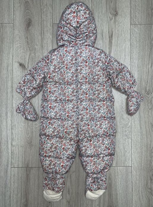 Комбинезон пуховый Gap на 6 / 12 мес  В идеальном состоянии