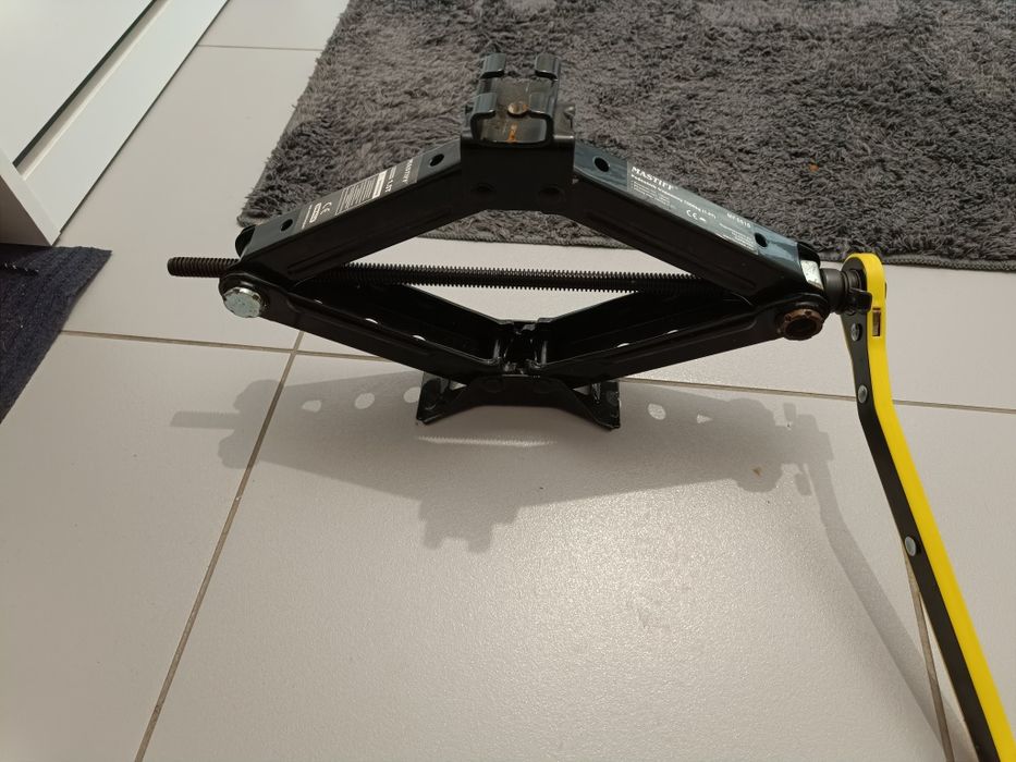 Podnośnik trapezowy