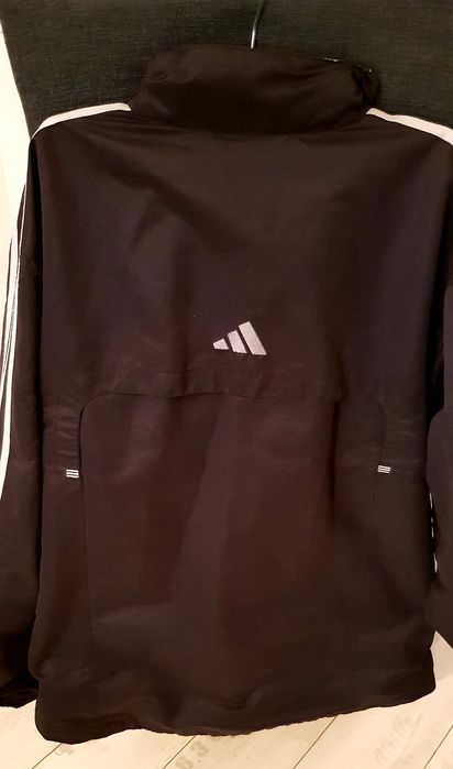 Kurtka Adidas. Water and windproof