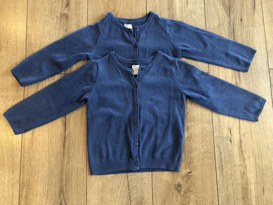 Sweterki dla bliźniaczek  H&M