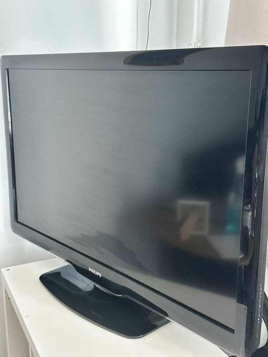 Telewizor PHILIPS 42 cale taki jak na zdjeciu,bez kartonu.