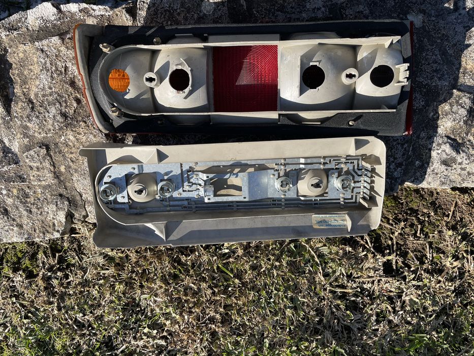 Farolim direito (lado pendura) bmw 316 e30