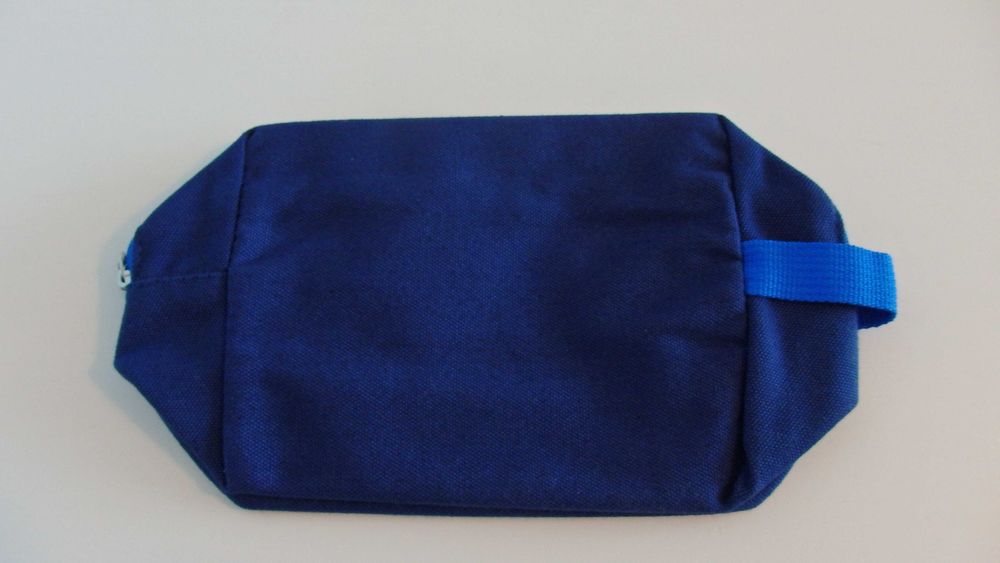 BIOTHERM kosmetyczka męska niebieska na suwak