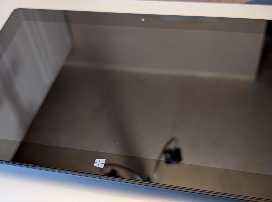 Surface Pro 2 8/256 + touch cover новый.