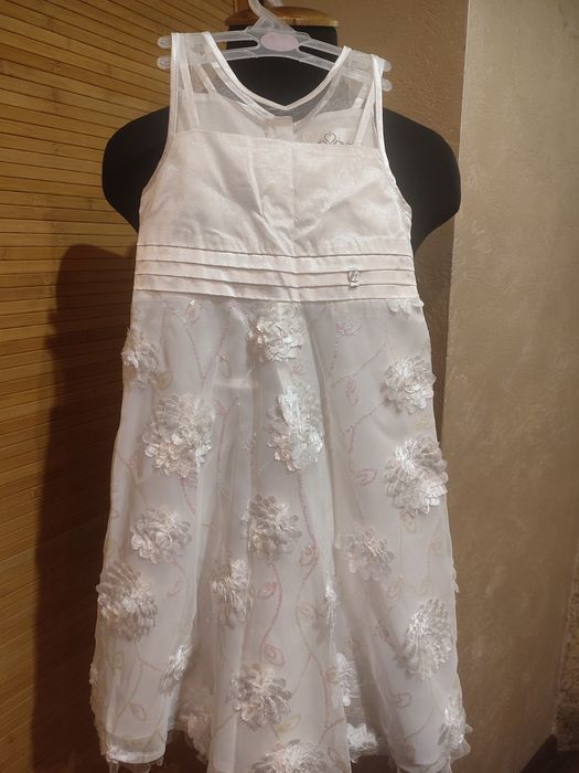 Платье нарядное на девочку 2-3,4-5,5-6лет