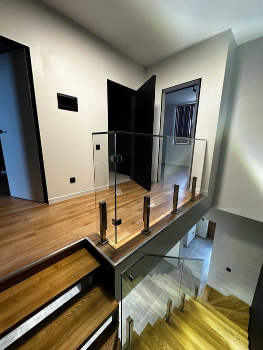 Продається сучасний котедж в м. Тячів