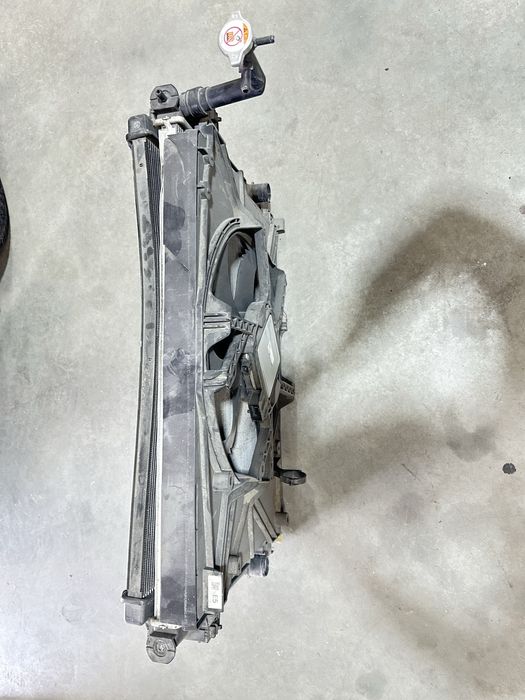 Касета радіаторів лексус 2024