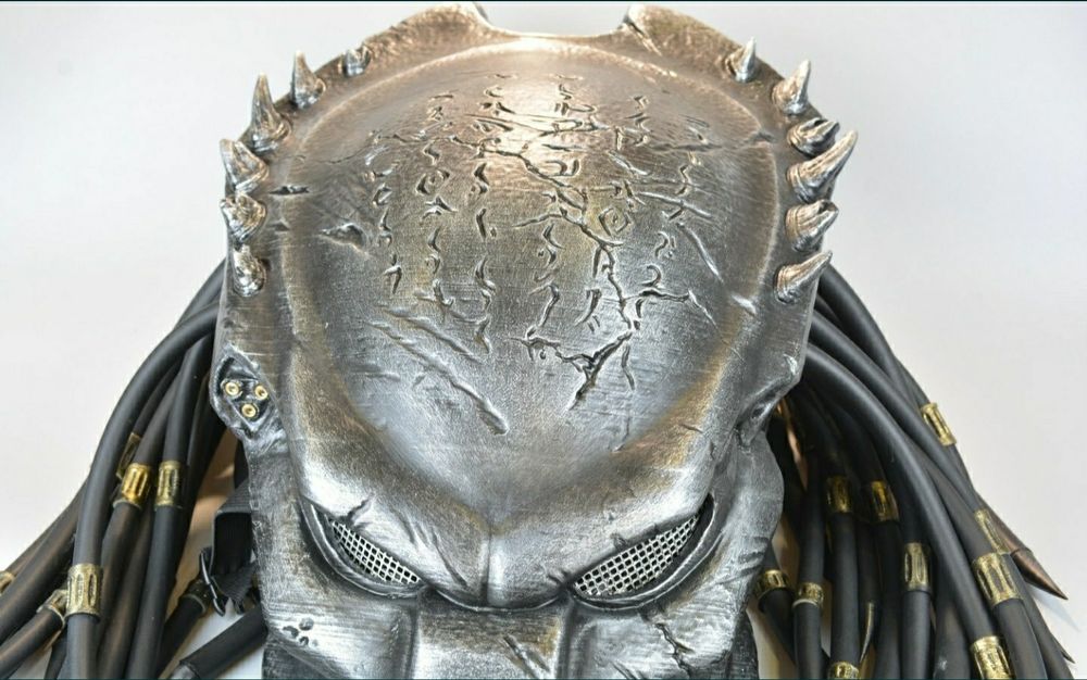 Máscara Predador 1:1 Premium com Luz