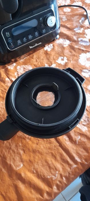 Vendo robo de cozinha ainda com garantia