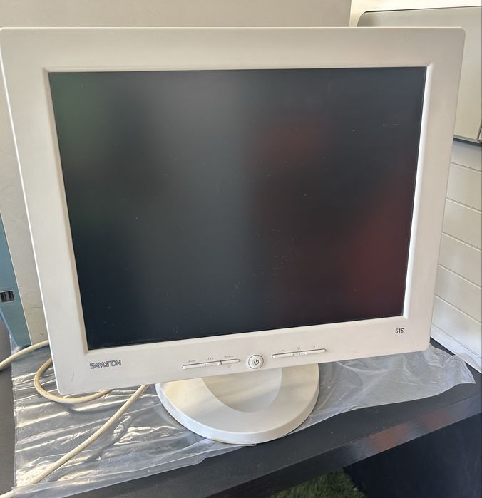 Monitor Samtrom 15”