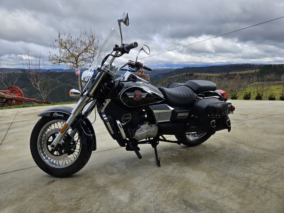 Vendo mota UM Classic 125