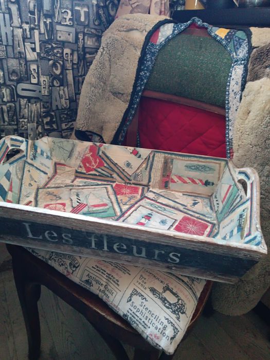 Продам дерев'яну тацю