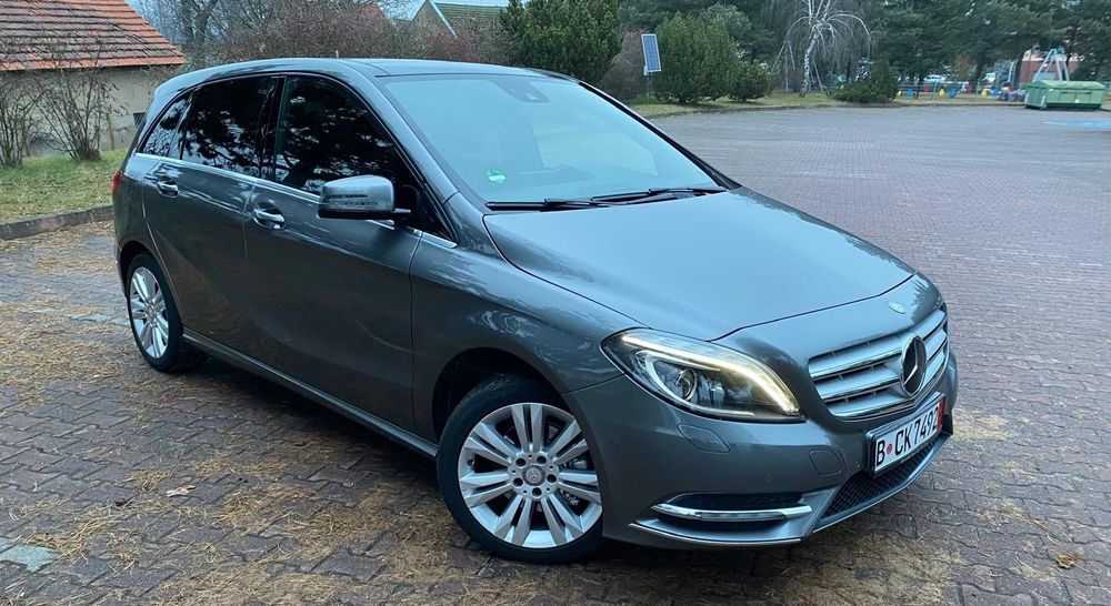 Mercedes-Benz Klasa B **Jak Nowy**Bogata Wersja**Benzyna**Polecam**Niemcy**