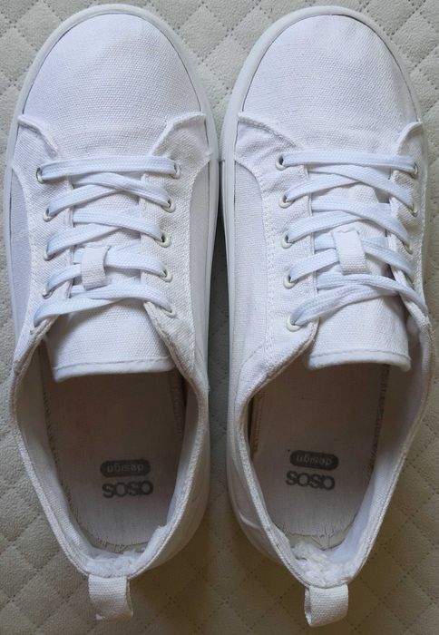 Białe sneakersy Asos