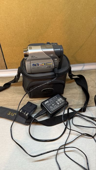 JVC kamera  GR - D53E sprawna w świetnym stanie