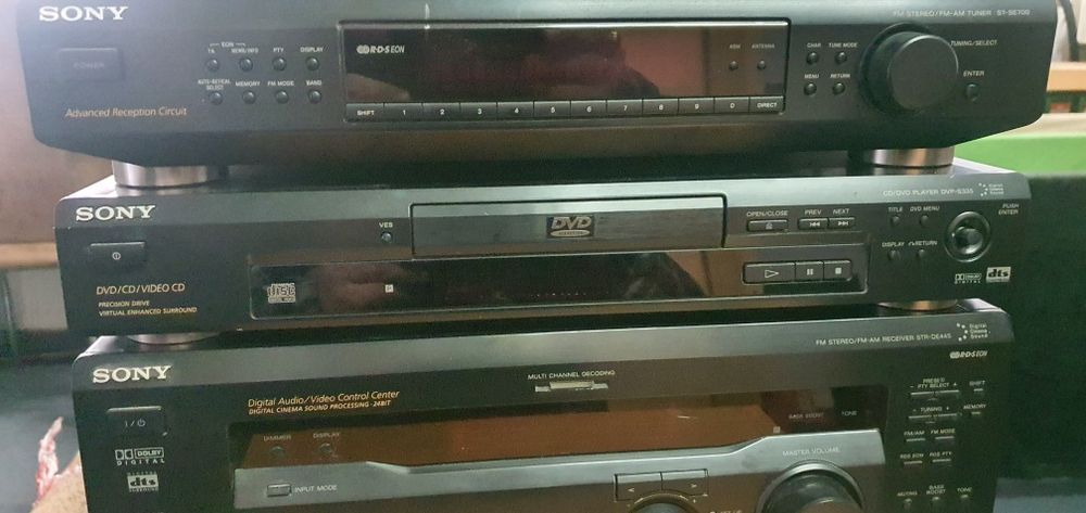 Elementy dużej wieży sony