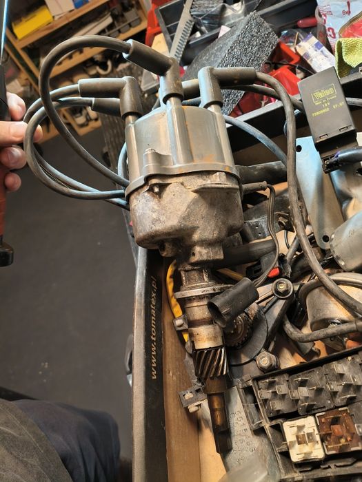 Oryginał aparat zapłonowy kopułka palec jeep xj 4.0 mopar 3 piny