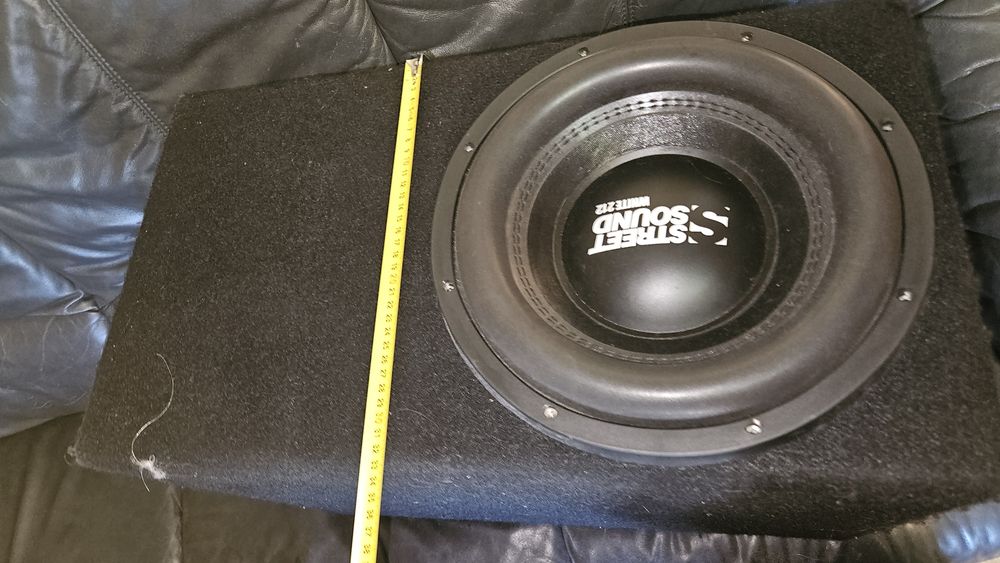 Продам сабвуфер в гарному стані