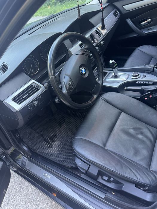 BMW523 2.5 бензін