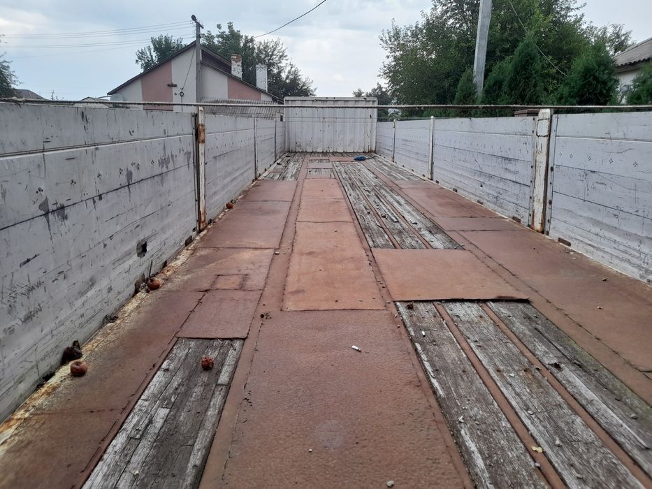 Напівпрчеп бортовий fruehauf