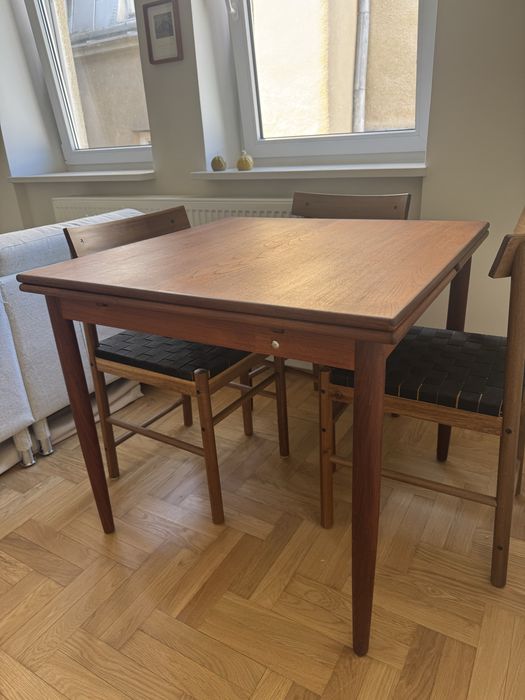 Stół vintage kwadratowy rozkładany teakowy, po ranowacji, 87x87