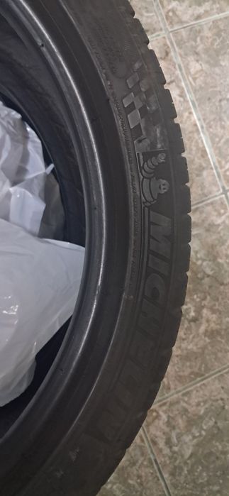 2  pneus  michelin pilot sport 235/40 R18 muito piso