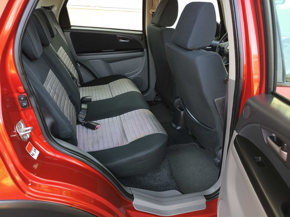 Suzuki SX4 — fotografia 8
