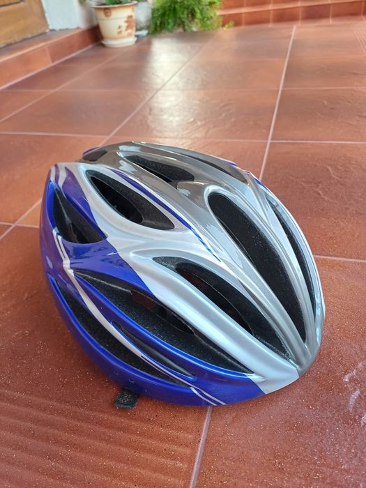 Продам велошолом