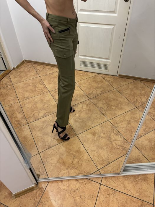 Simple dziewicza wełna virgin wool wełniane khaki z kieszeniami bojowk