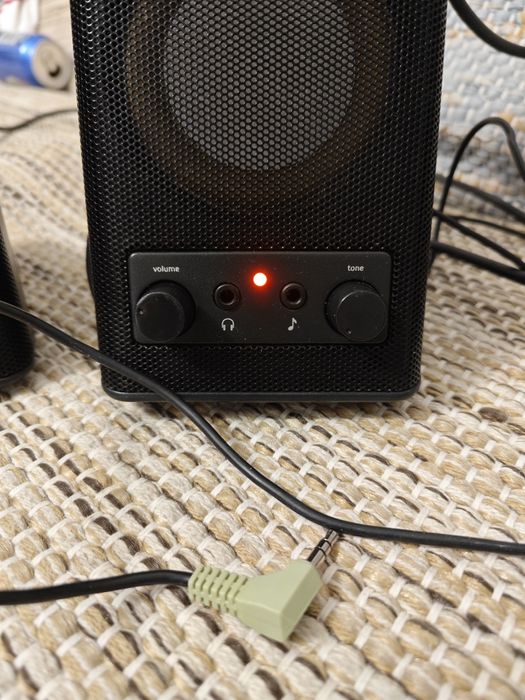 Colunas Logitech