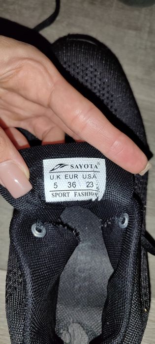 Продам кроссовки