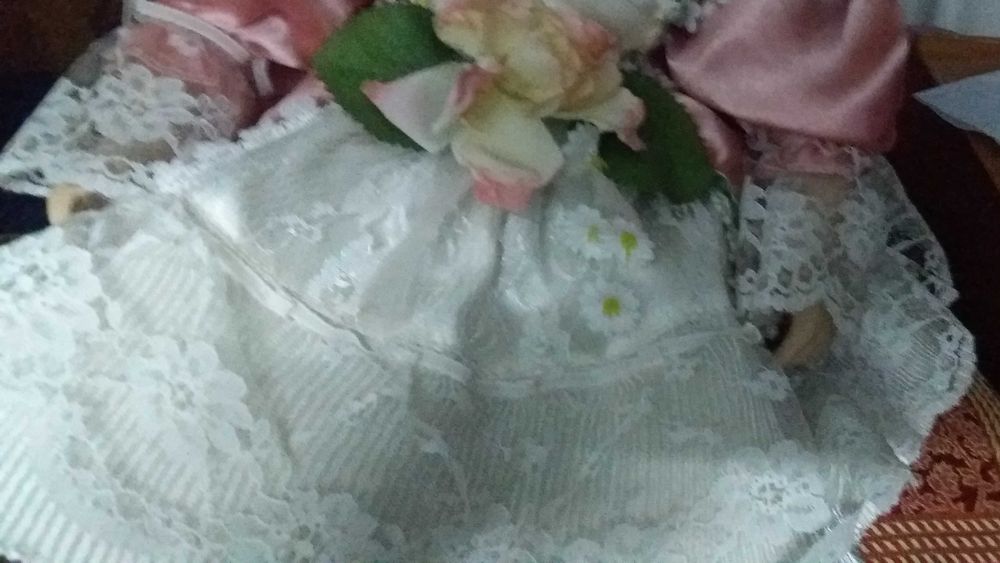 Magnifica boneca porcelana