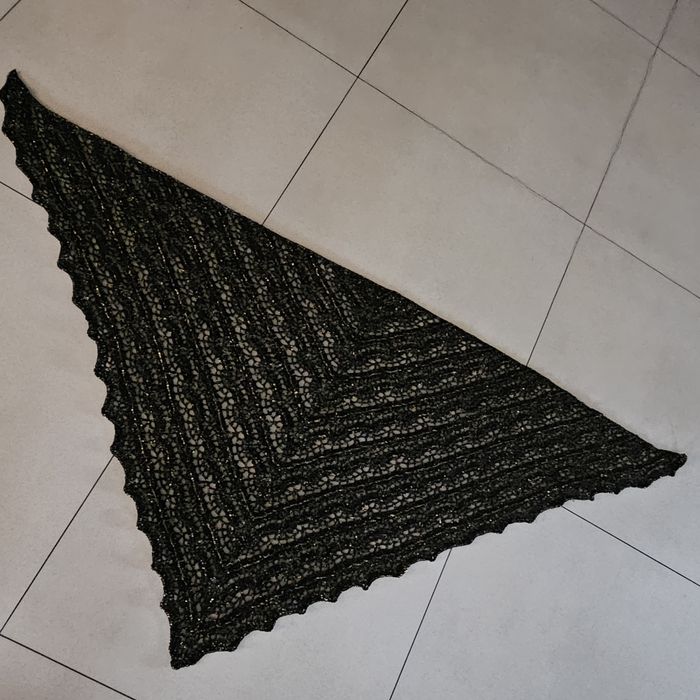 Chusta robiona na szydełku rękodzieło Handmade