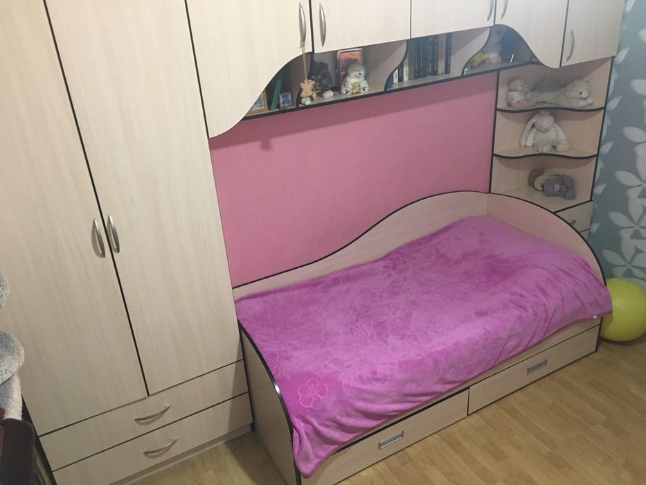 Дитяча мебель в гарному стані