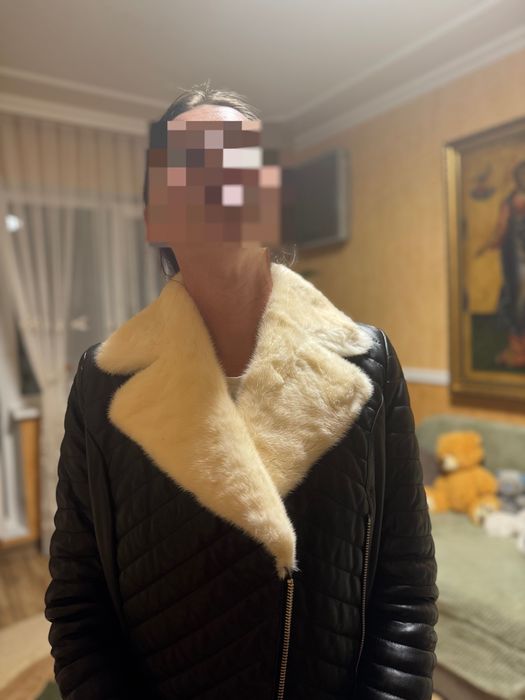 Шкіряна куртка з натуральним хутром