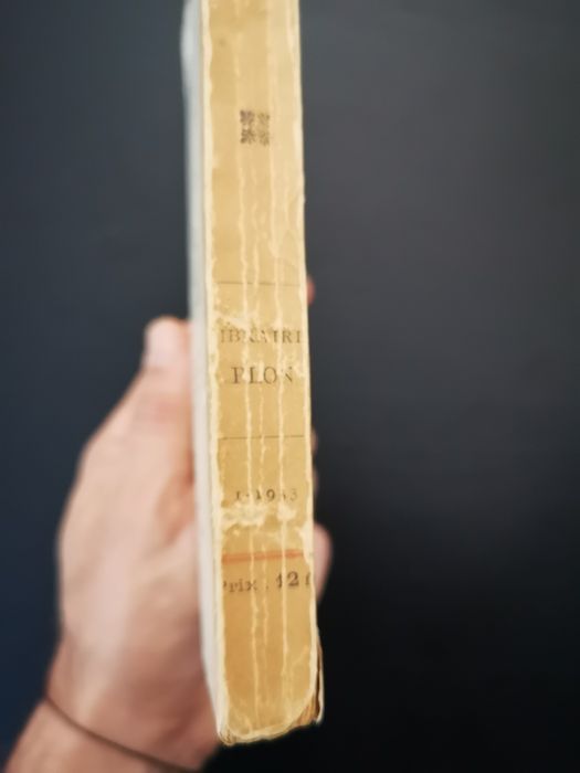 Livro em Francês "Au Service De L'ordre" 1933