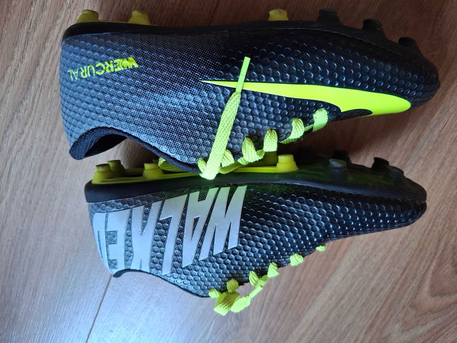 Бутсы мальчику, р. 37