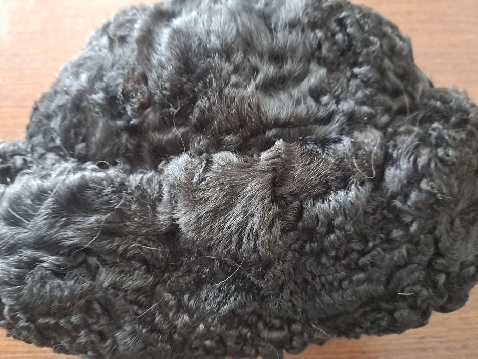 Kolekcjonerska czapka vintage karakuły