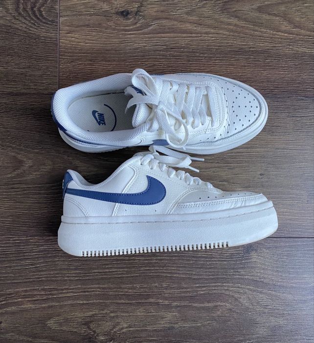 Кросівки жіночі Nike Court Vision Alta 38