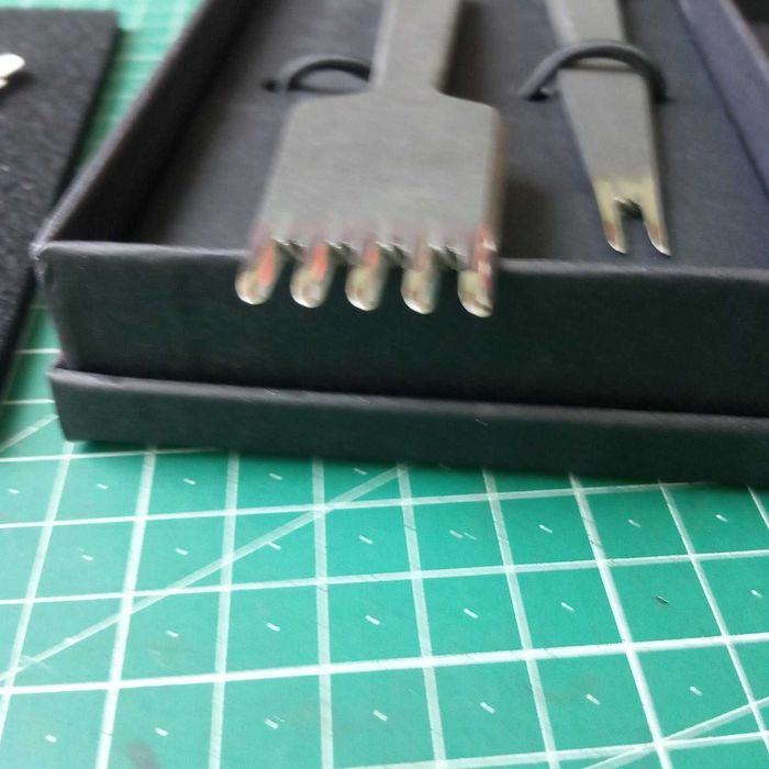 Crimson Hides пробойники для кожи