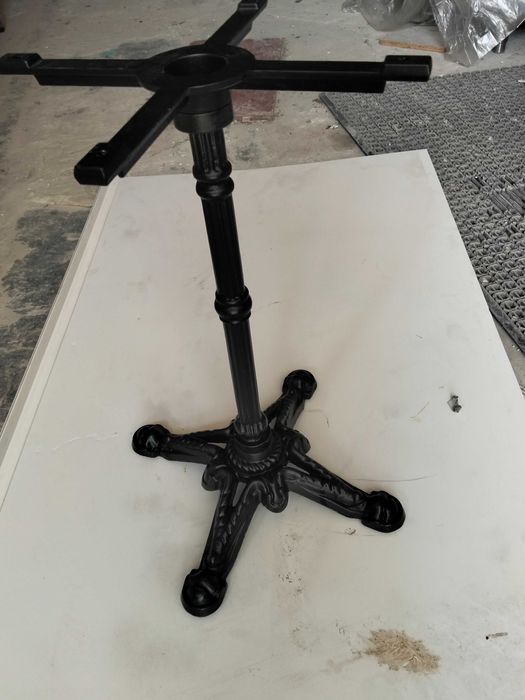 Base / Pé de Mesa Central em Ferro Fundido (Ghisa) – Estilo Bistrô / Vintage