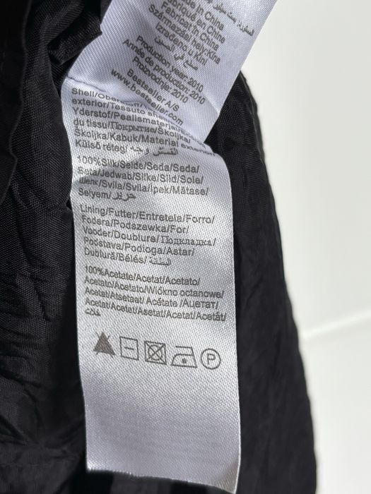 Czarna elegancka krótka sukienka z jedwabiu Selected femme 36