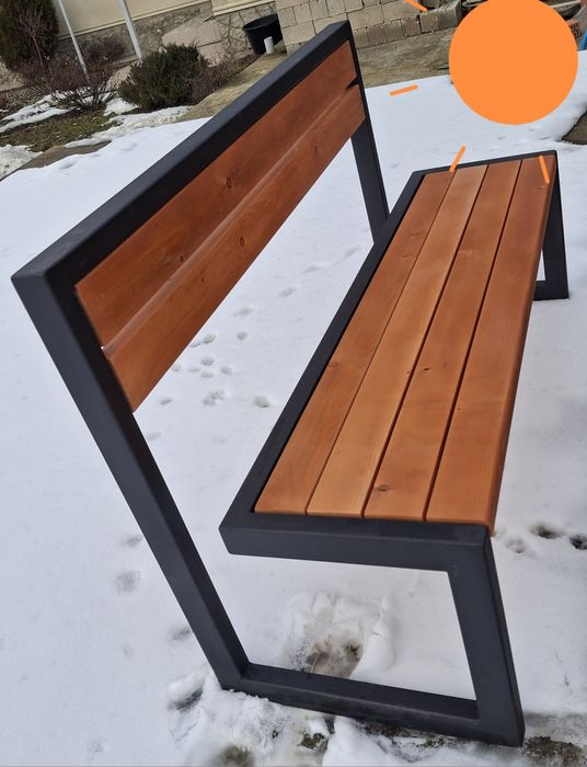 Лавочка мінімалістична