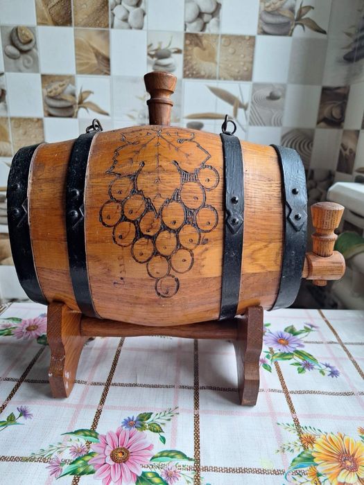 Дубовый декоративный бочонок