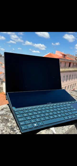 ASUS ZenBook Duo 14 i7