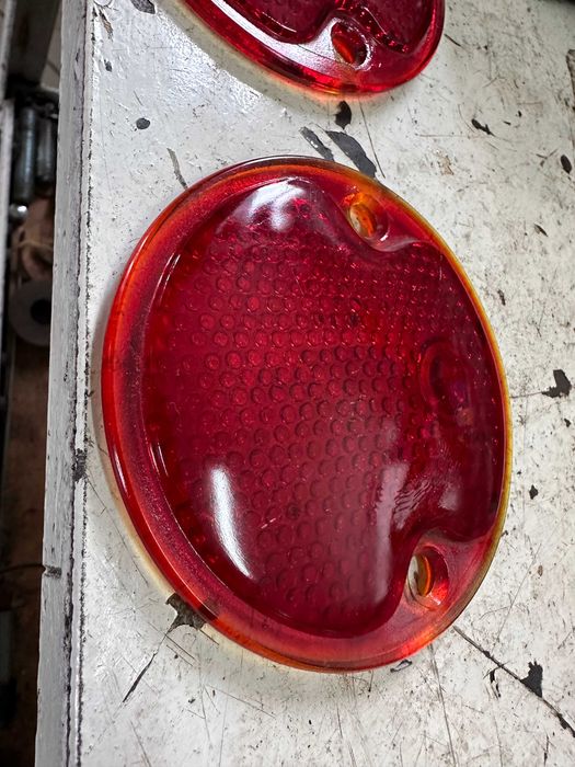 Стекло фонаря НОВОЕ  Газ  Зил  причеп