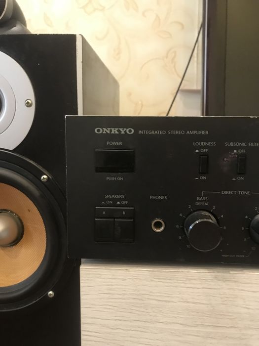 Колонки и усилитель ONKYO шикарный сочный звук