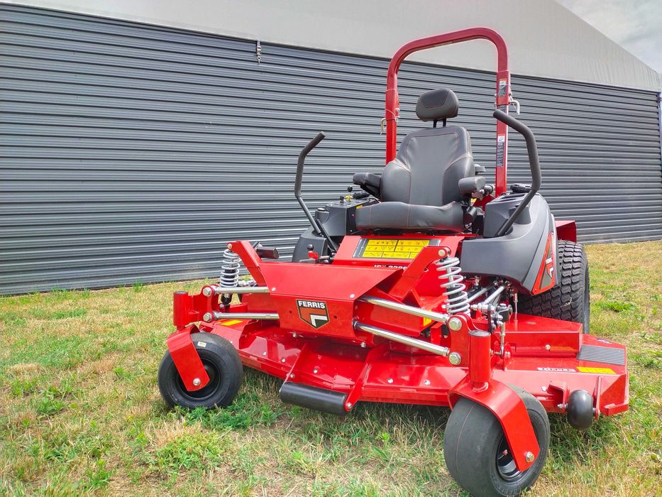 Traktor zero-skręt Ferris ISX 3300 72" 183 cm 40 KM LEASING RATY