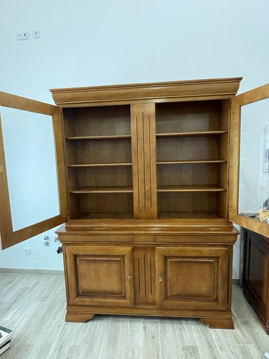 Aparador em cerejeira, estilo Luis Filipe