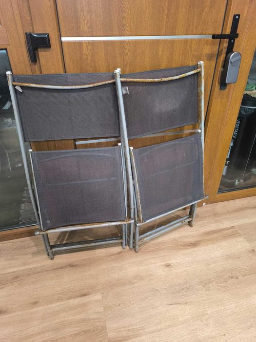 Duas Cadeiras de metal NATERIAL